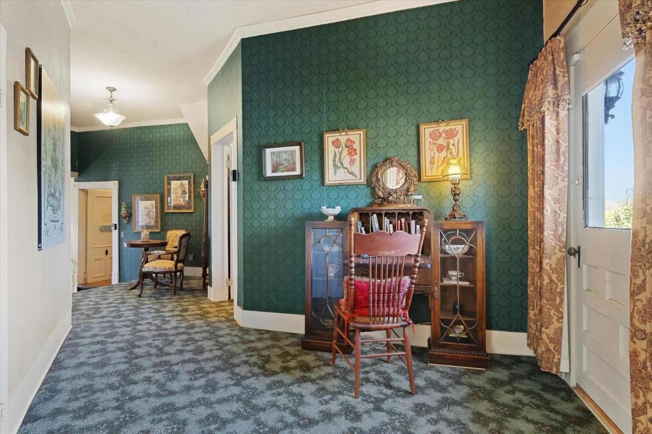 Four Winds Victorian Venue&Suites Bonham Extérieur photo