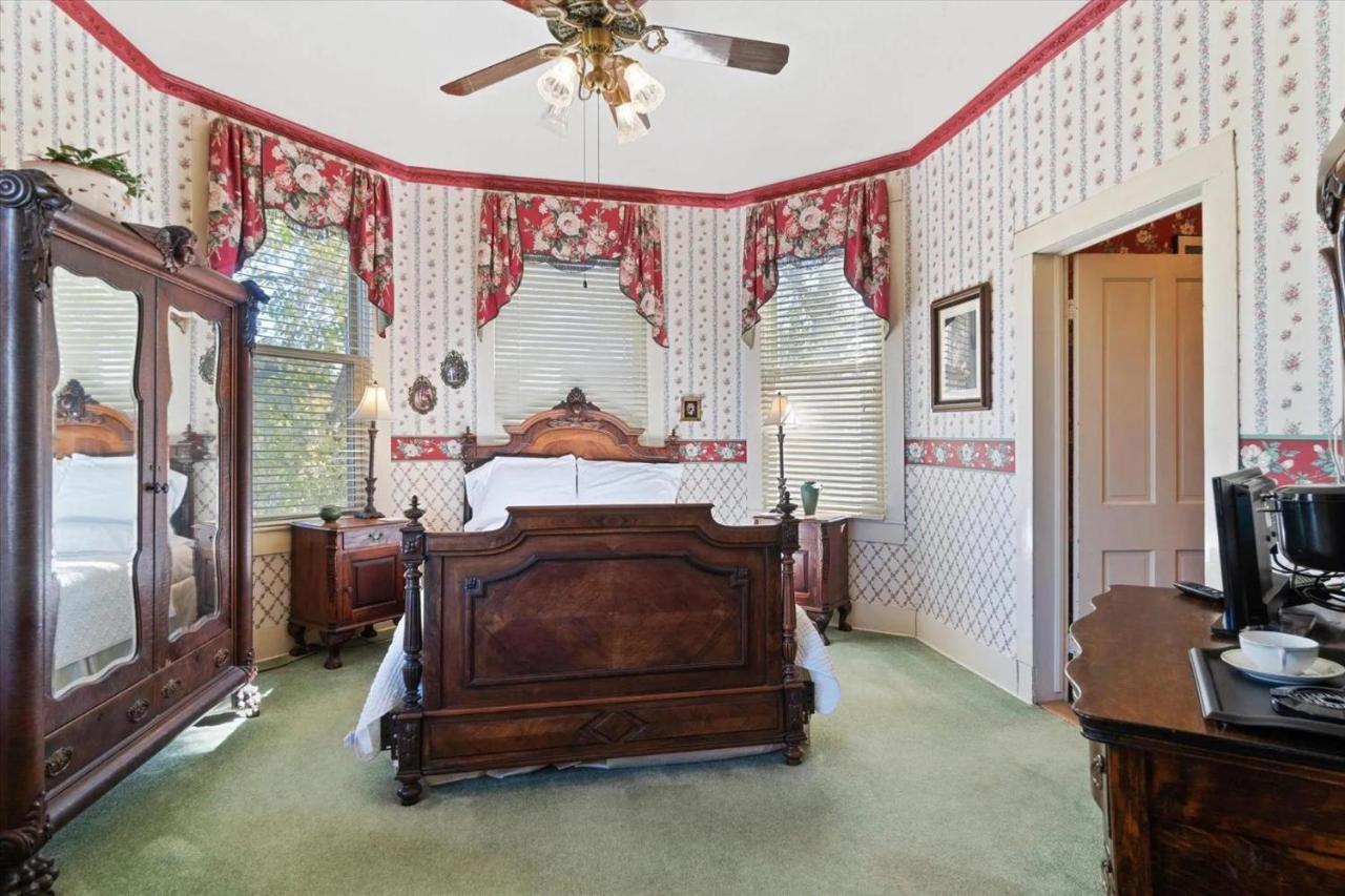 Four Winds Victorian Venue&Suites Bonham Chambre photo