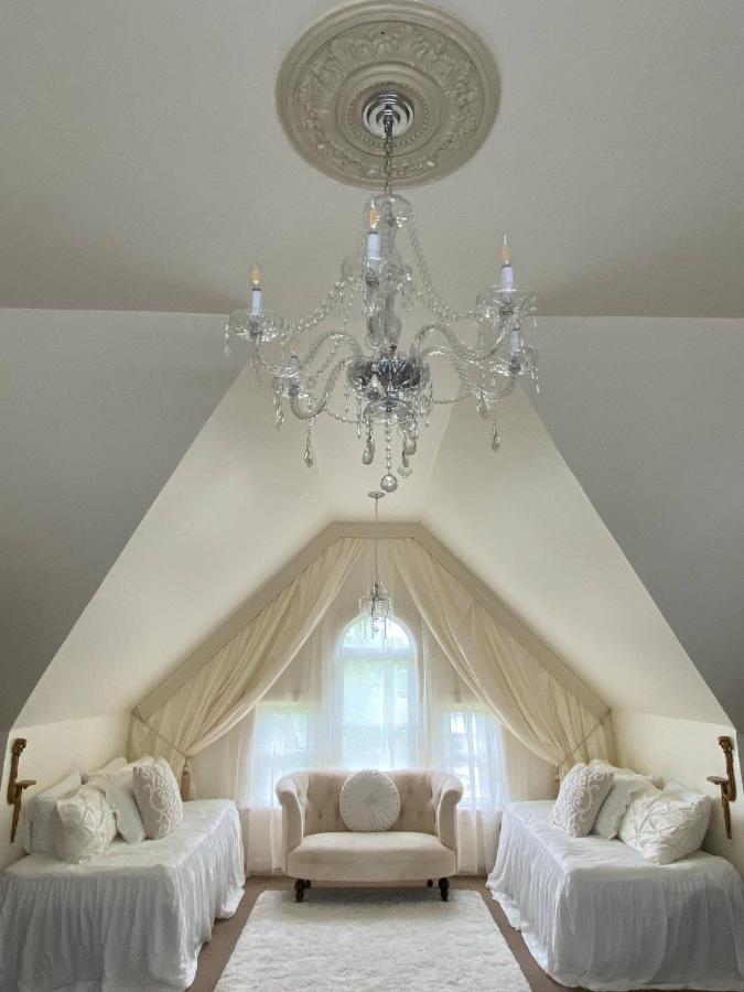 Four Winds Victorian Venue&Suites Bonham Chambre photo