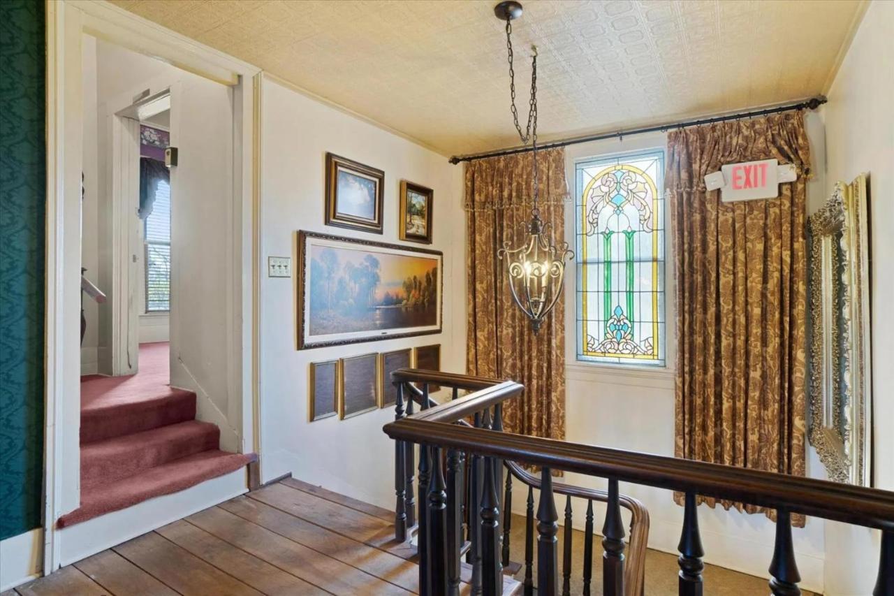 Four Winds Victorian Venue&Suites Bonham Extérieur photo