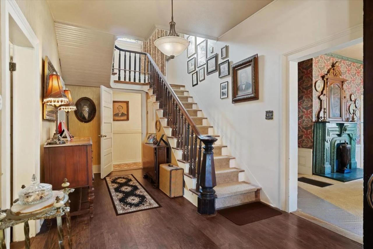 Four Winds Victorian Venue&Suites Bonham Extérieur photo