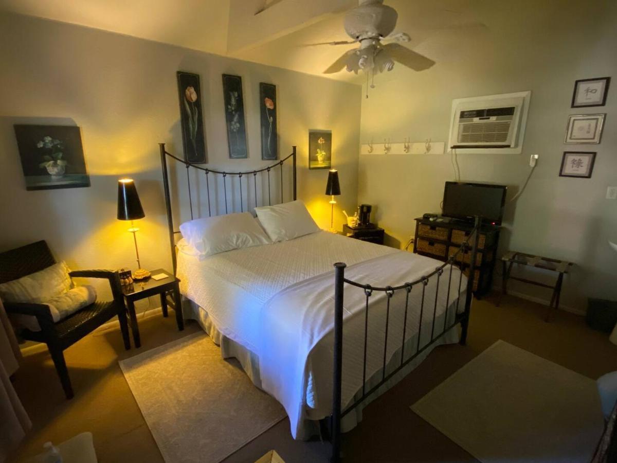 Four Winds Victorian Venue&Suites Bonham Extérieur photo