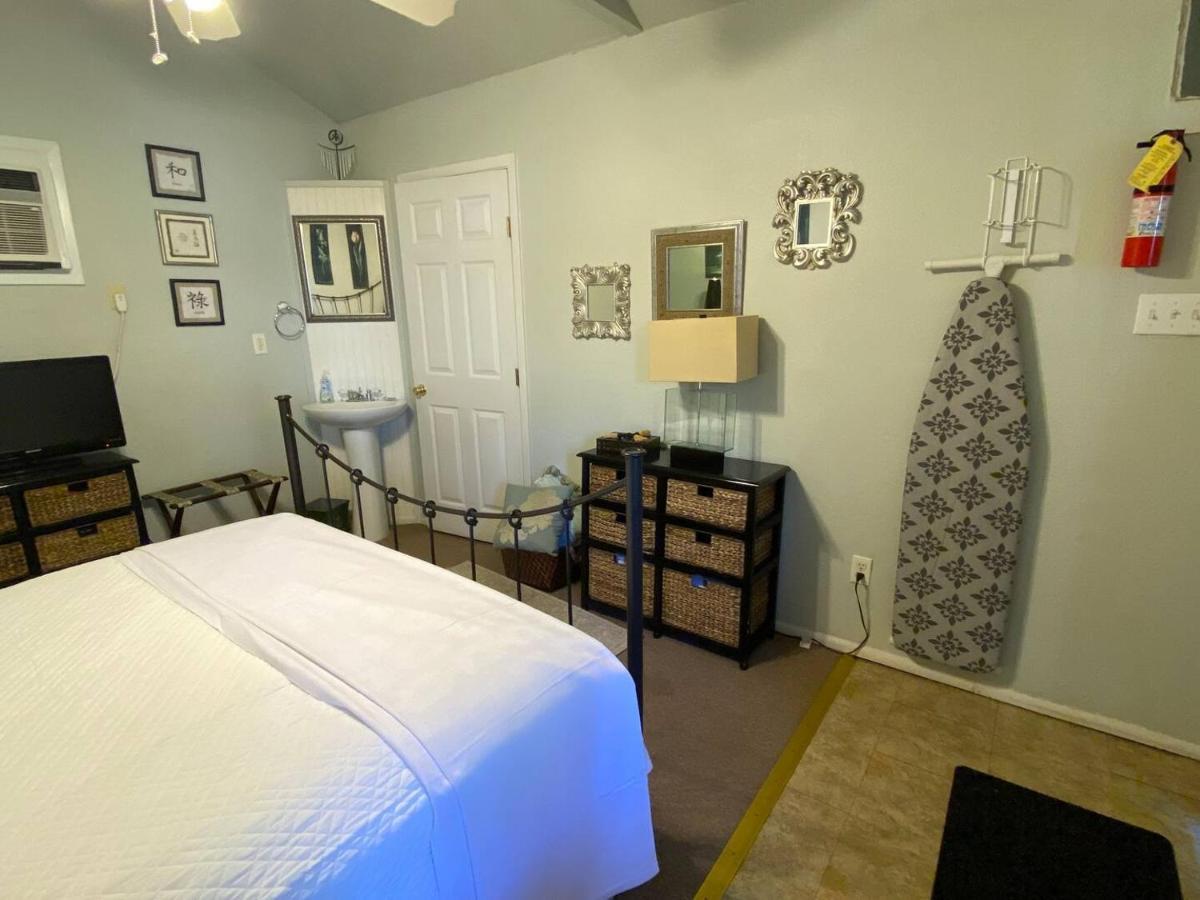 Four Winds Victorian Venue&Suites Bonham Extérieur photo