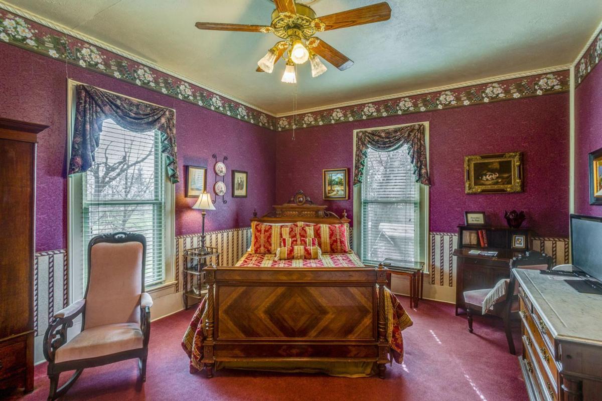 Four Winds Victorian Venue&Suites Bonham Chambre photo