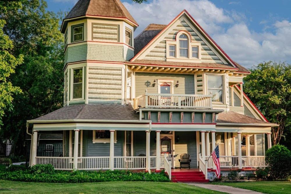 Four Winds Victorian Venue&Suites Bonham Extérieur photo