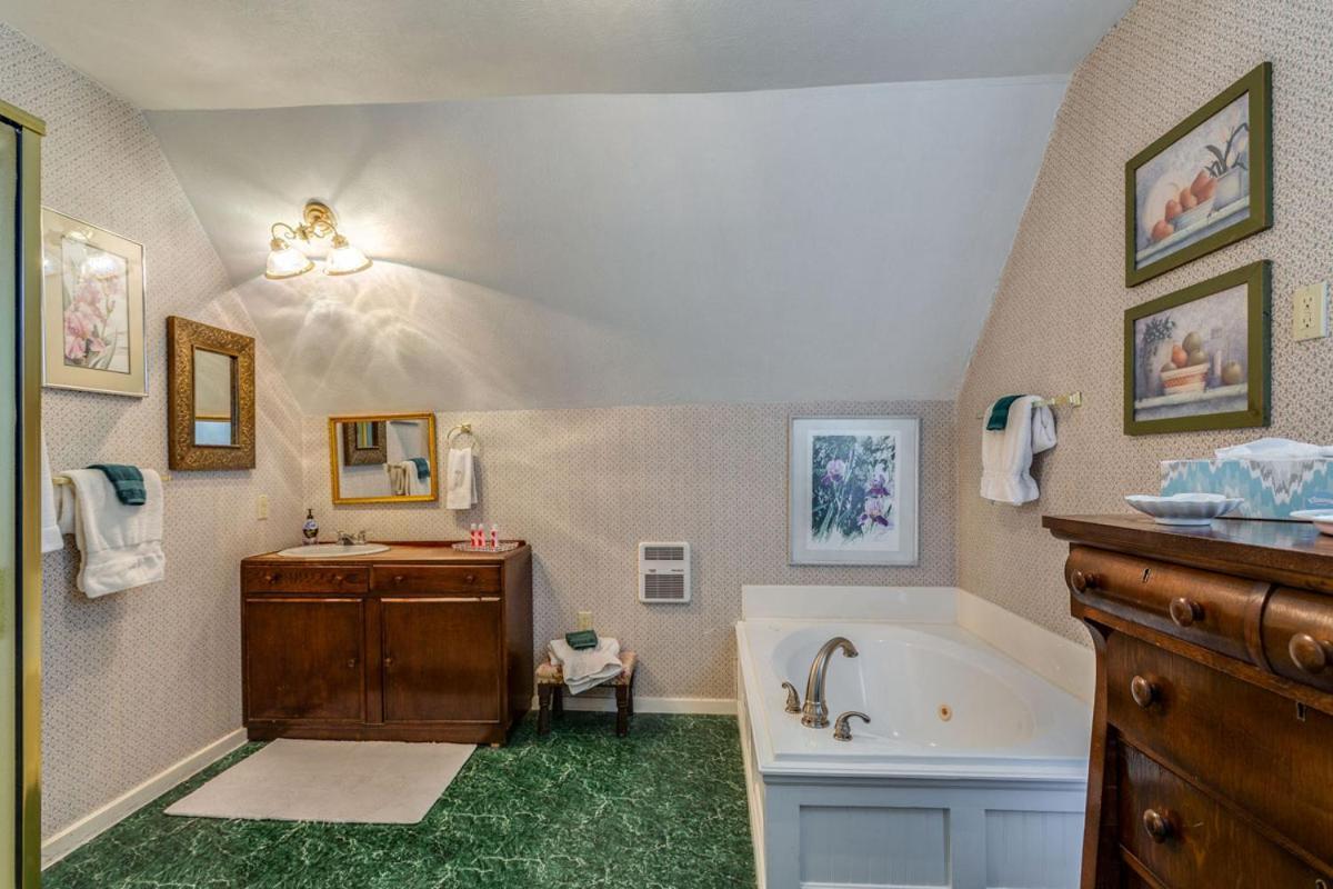 Four Winds Victorian Venue&Suites Bonham Extérieur photo